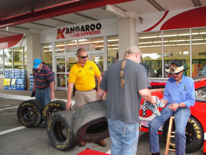 Richard Petty Autograph Signing